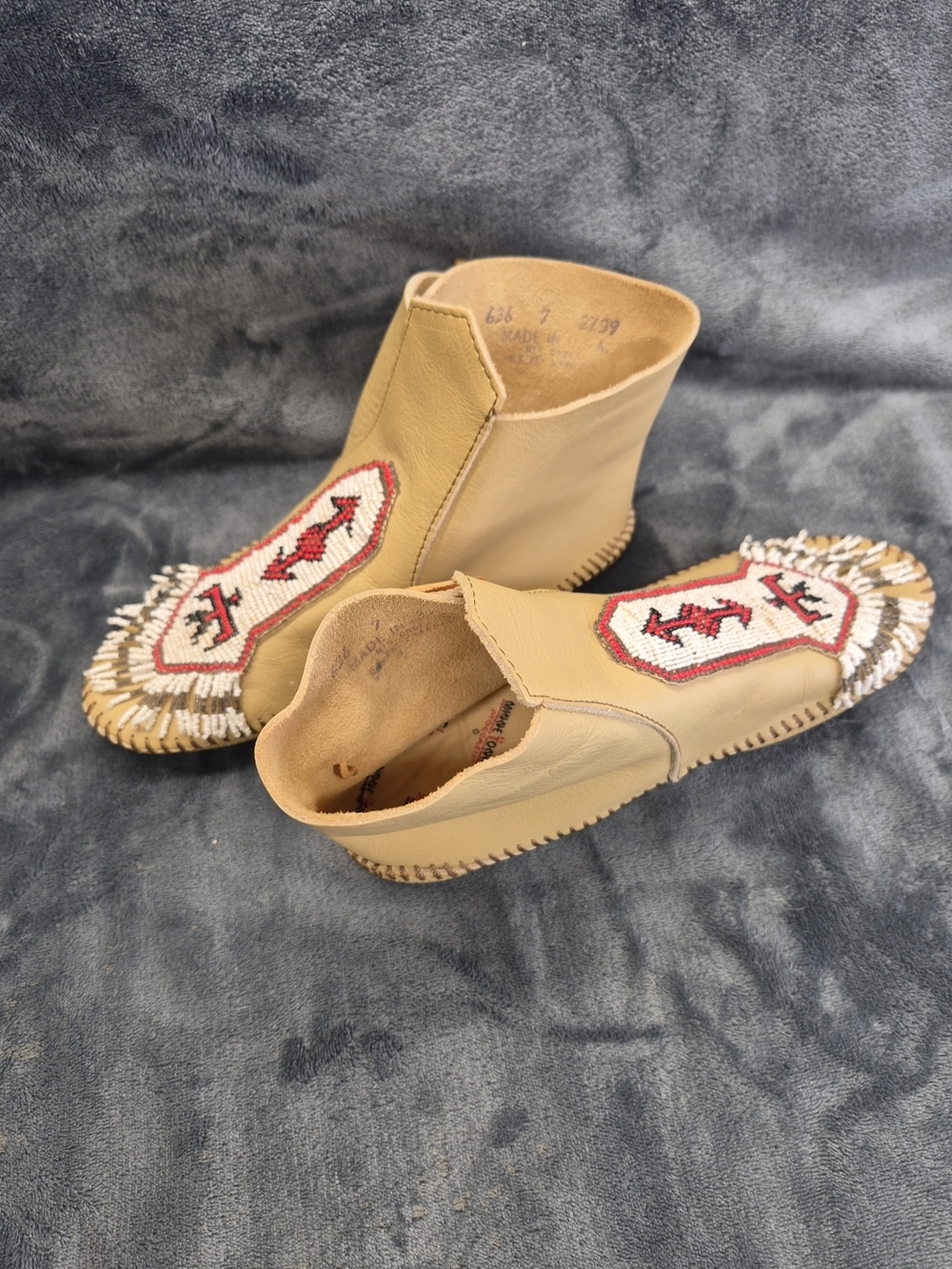 Minnetonka Tan Leather Beaded Moccasin Boots with Fringe - Picture 3 of 11